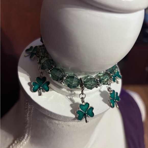 Source Unknown Jewelry - Silver and Luckycharm green 3 leaf Clover Charm Bracelet